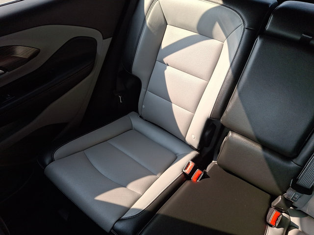 Used 2024 GMC Terrain SLT w/ Infotainment Package II AWD/4WD image 18