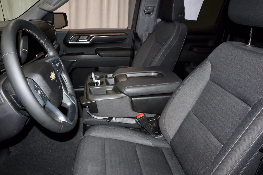Used 2023 Chevrolet Silverado 1500 LT AWD/4WD image 25
