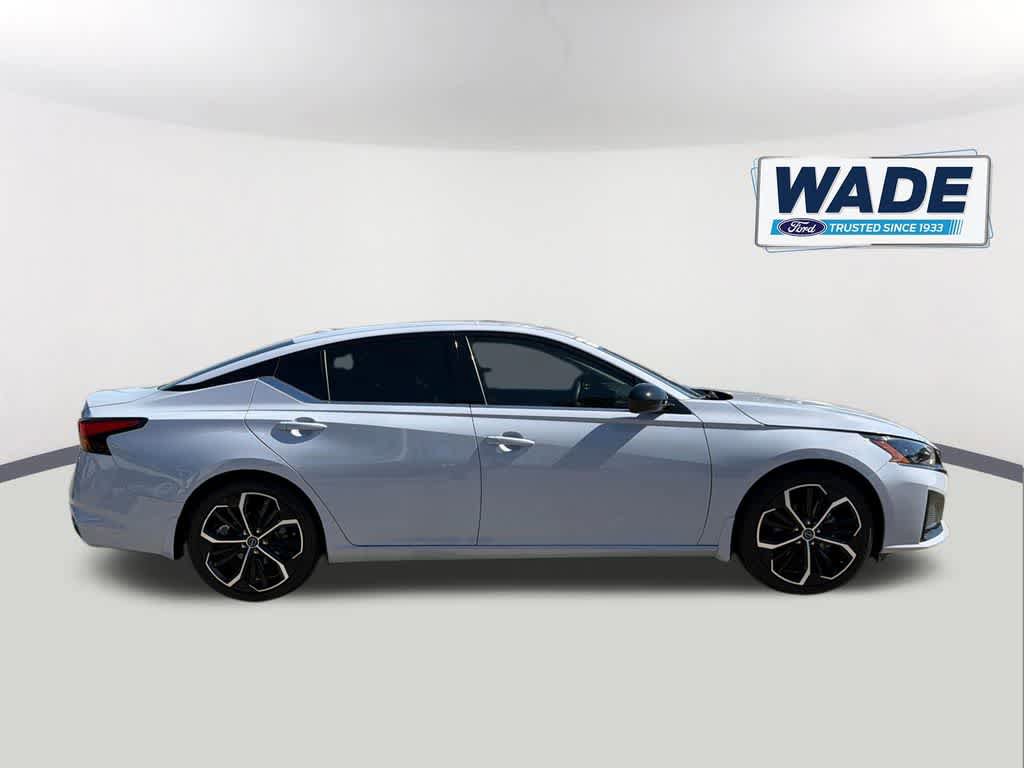 Used 2024 Nissan Altima 2.5 SR FWD image 4