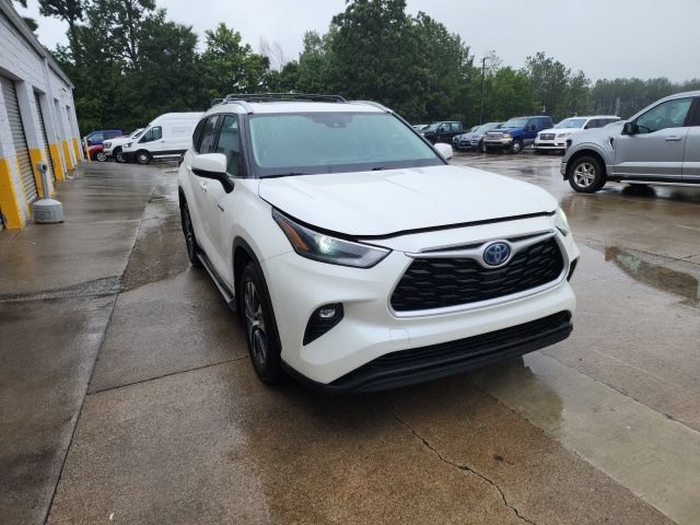 Used 2021 Toyota Highlander XLE AWD/4WD video 2