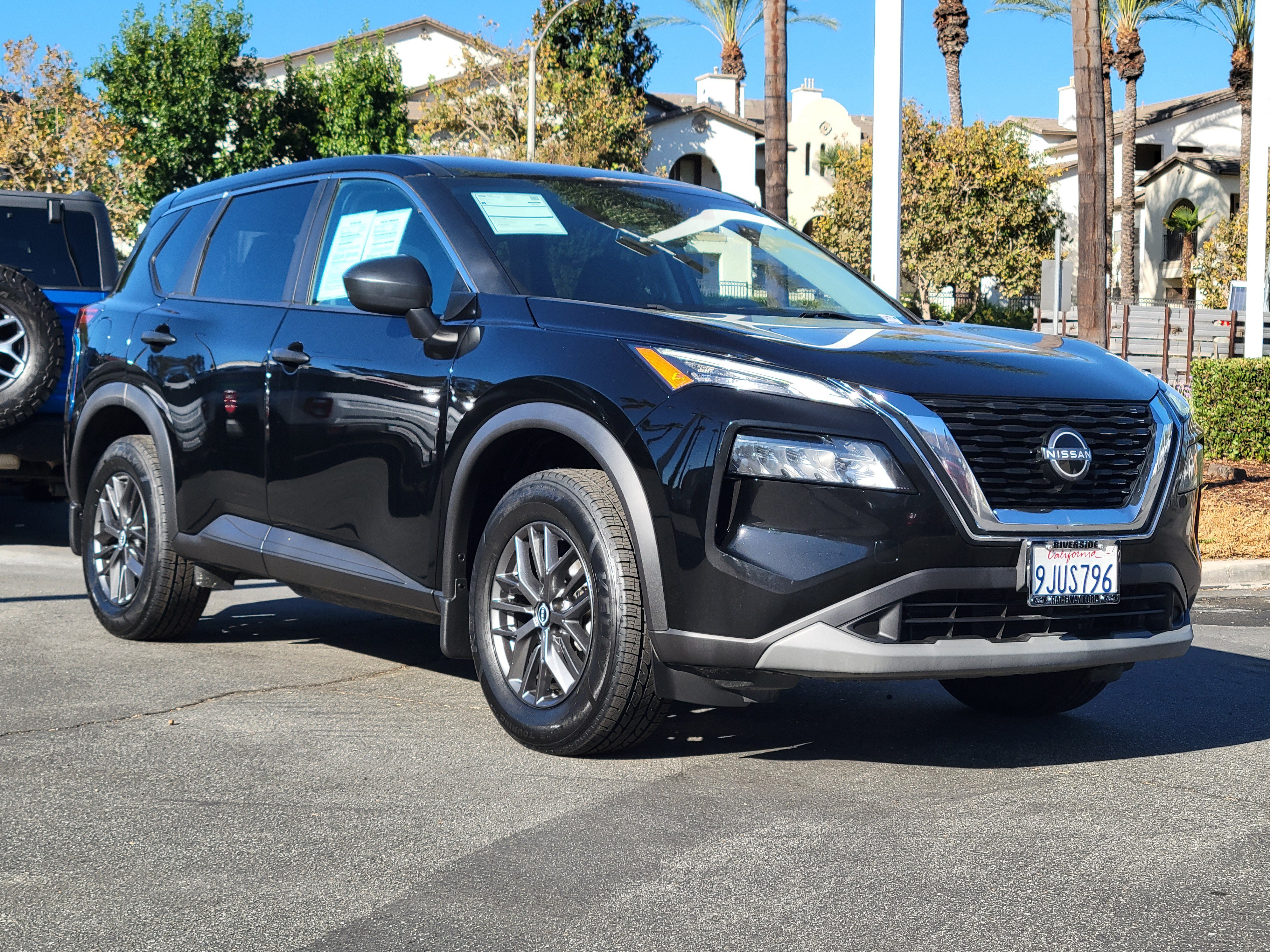 Used 2023 Nissan Rogue S FWD image 1