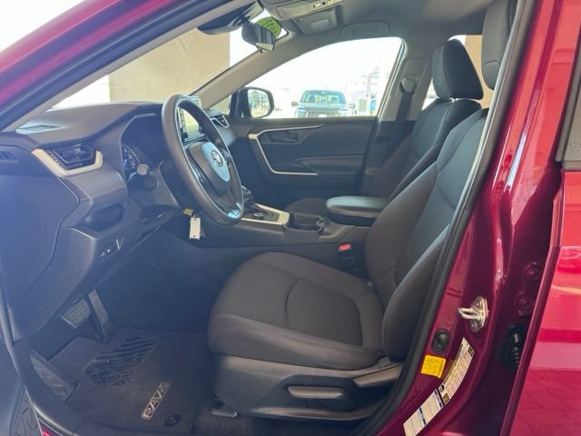 Used 2021 Toyota RAV4 LE w/ Carpet Mat Package (TMS) AWD/4WD image 9