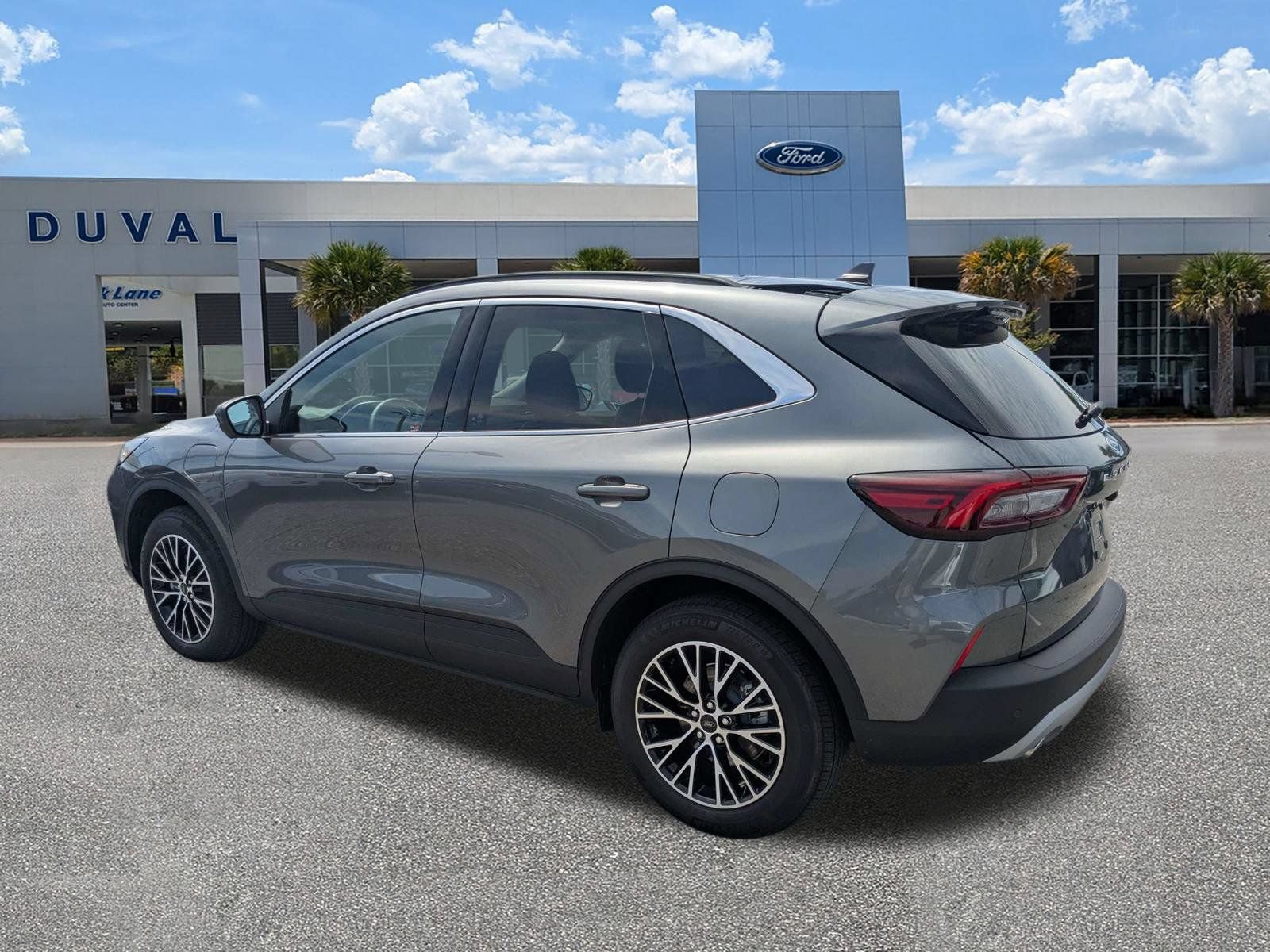 Certified 2026 Ford Escape SE w/ PHEV Premium Package FWD image 6