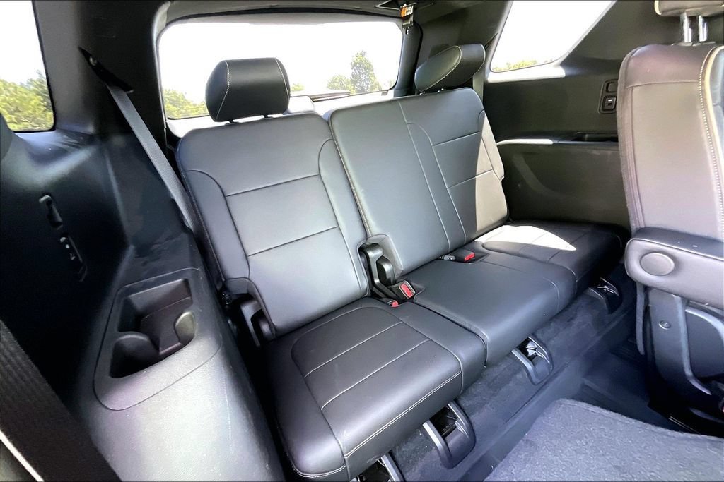 Used 2022 Chevrolet Traverse Premier w/ LPO, Floor Liner Package FWD image 28