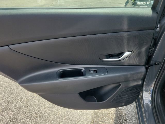 Used 2025 Hyundai Elantra Hybrid FWD image 12