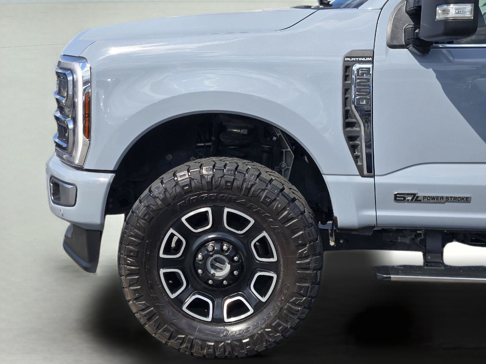 Certified 2024 Ford F250 Platinum w/ FX4 Off-Road Package AWD/4WD image 9