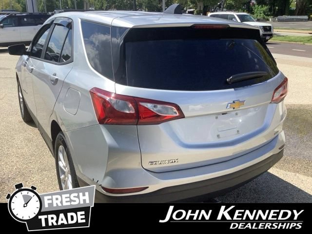 Used 2020 Chevrolet Equinox LS w/ LS Convenience Package AWD/4WD image 5
