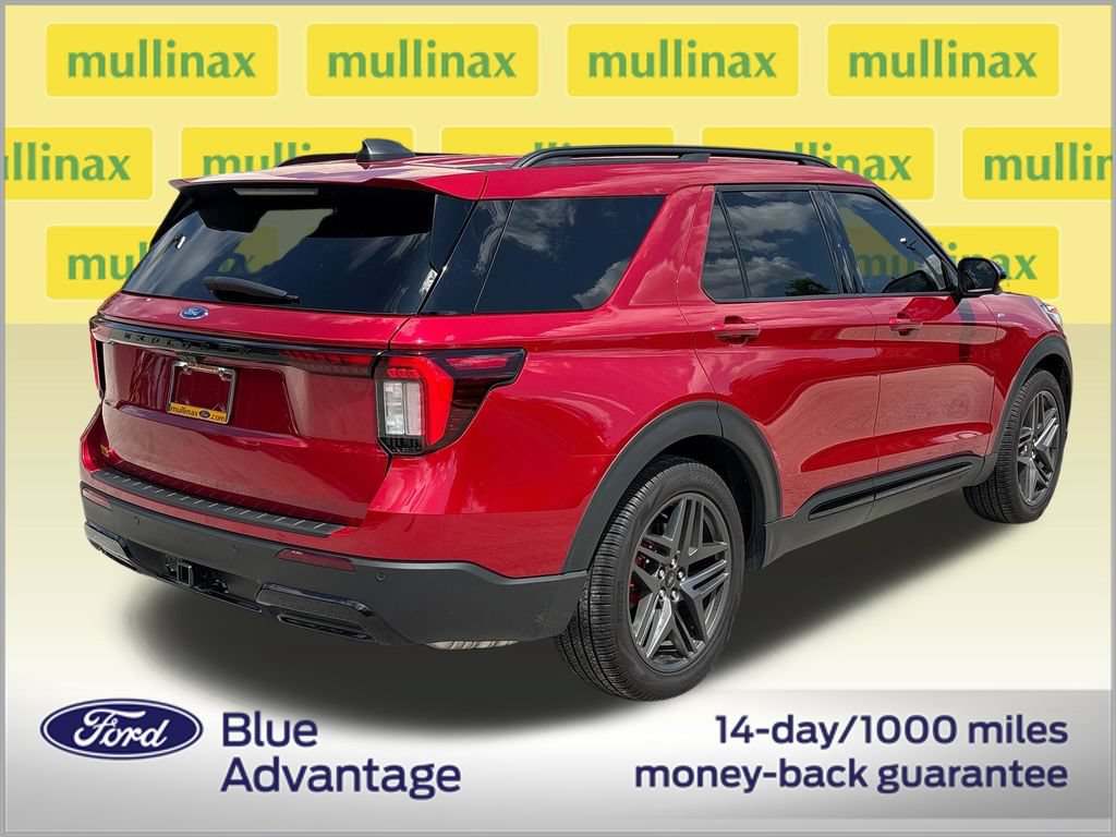 Certified 2025 Ford Explorer ST-Line w/ Premium Package RWD image 4