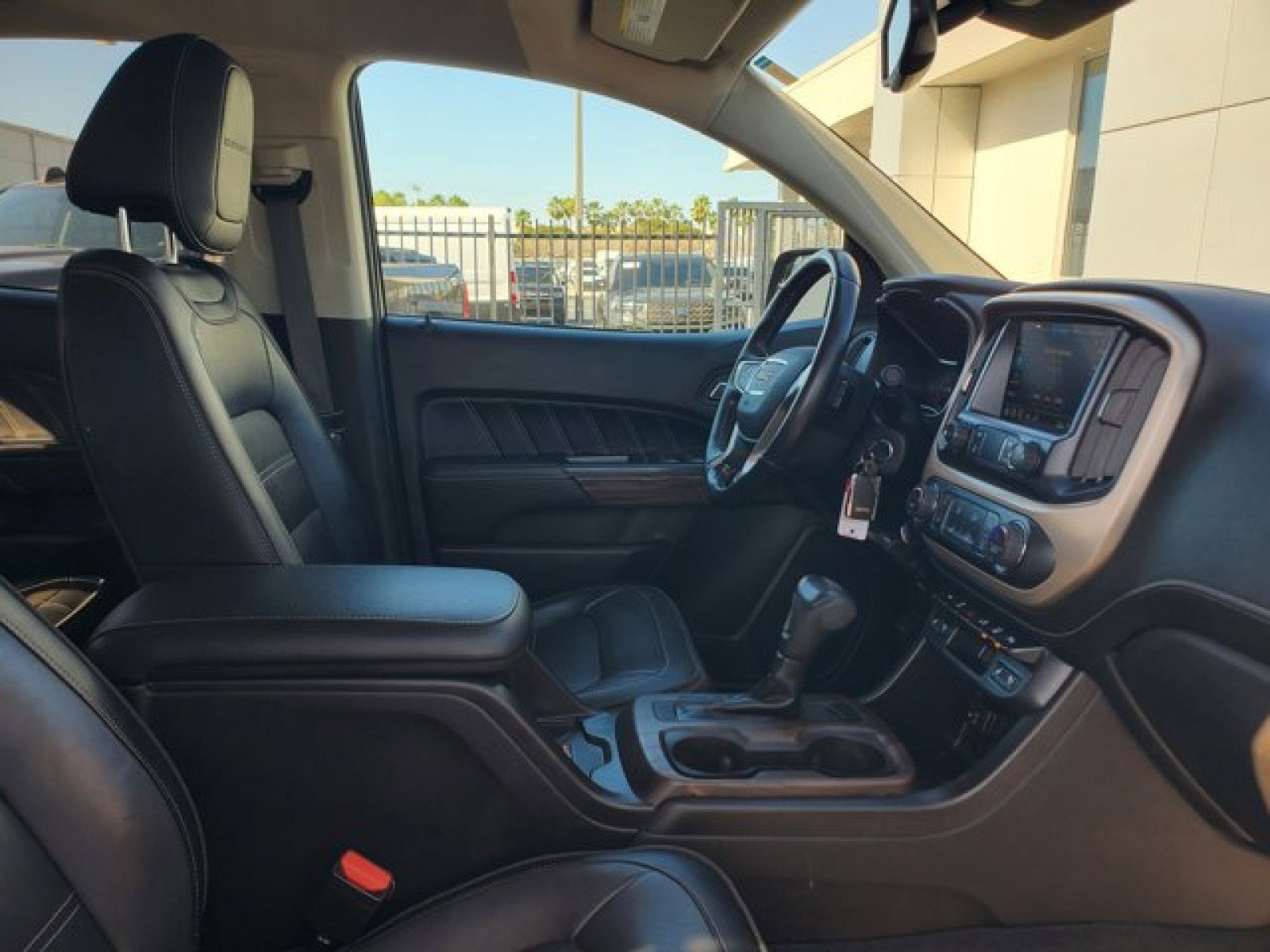 Used 2021 GMC Canyon Denali image 32