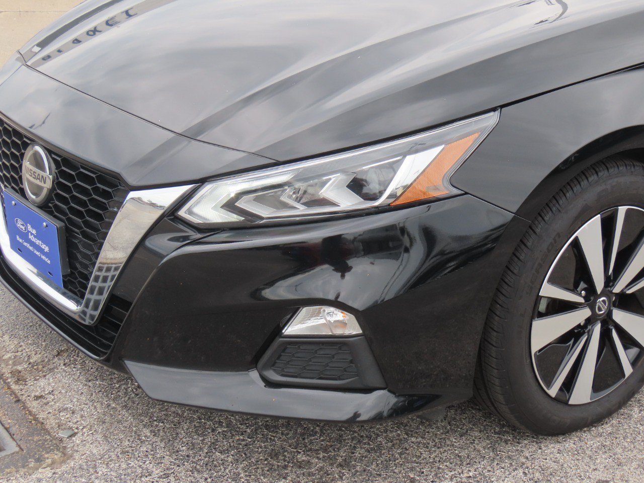 Used 2022 Nissan Altima 2.5 SV w/ SV Premium Package FWD image 3