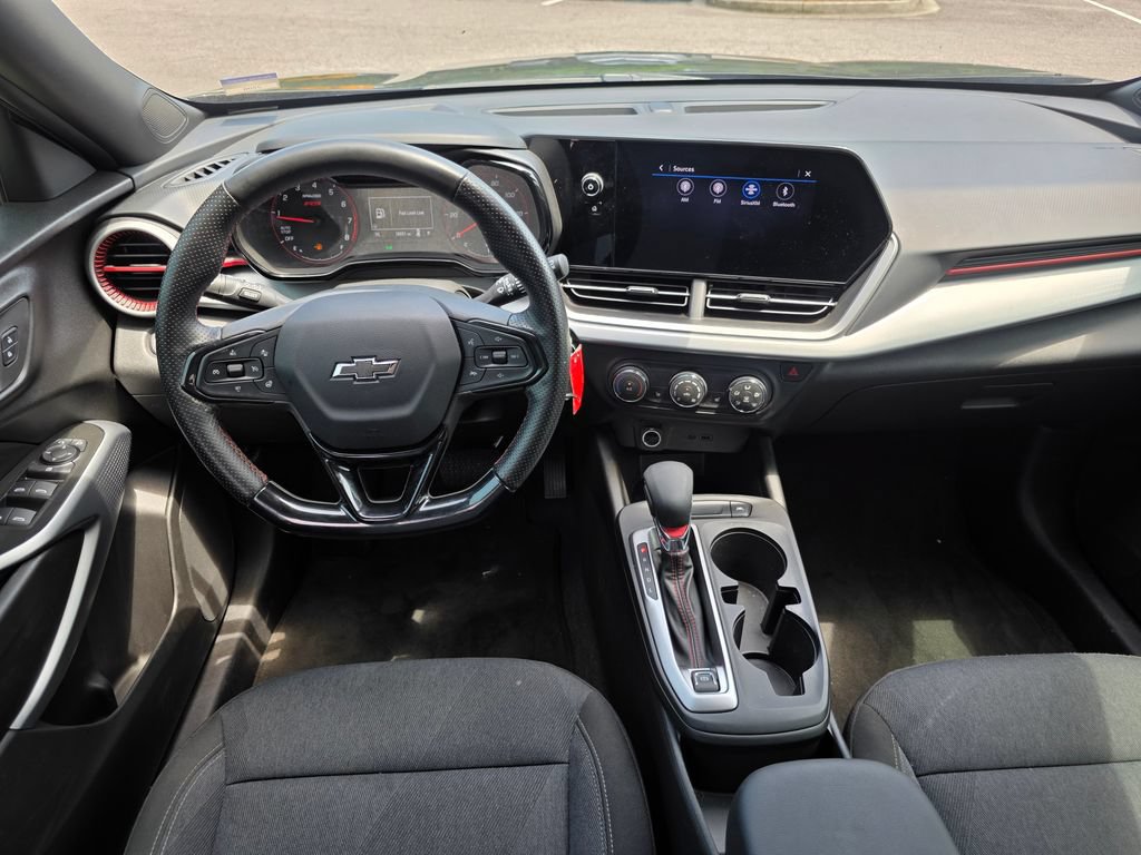Used 2024 Chevrolet Trax RS FWD image 27