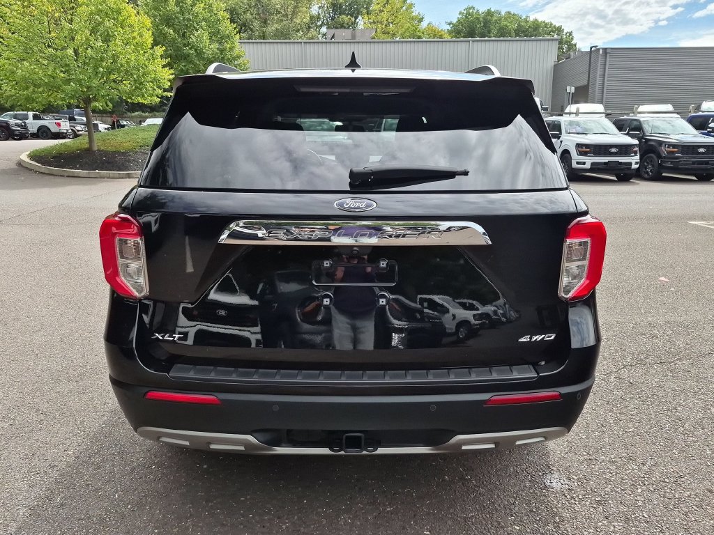 Certified 2021 Ford Explorer XLT w/ Equipment Group 202A AWD/4WD image 10