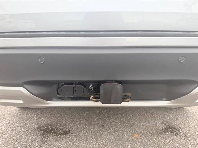 Certified 2022 Ford Explorer XLT w/ Equipment Group 202A image 14