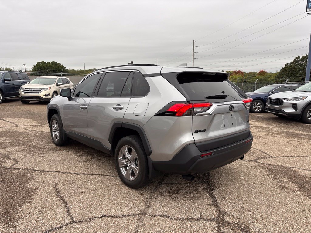 Used 2025 Toyota RAV4 XLE w/ Convenience Package FWD image 5