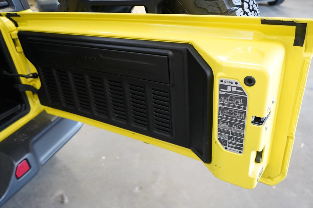 Used 2024 Jeep Wrangler Unlimited Rubicon AWD/4WD image 26