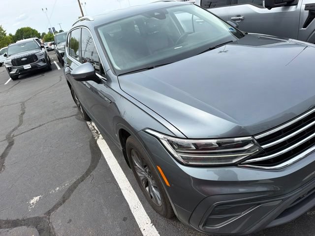 Used 2022 Volkswagen Tiguan SE FWD image 5