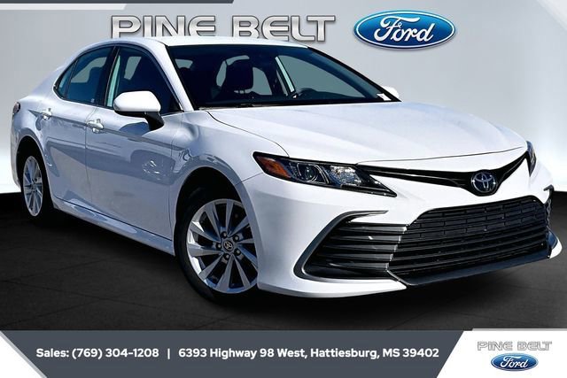 Used 2024 Toyota Camry LE image 5