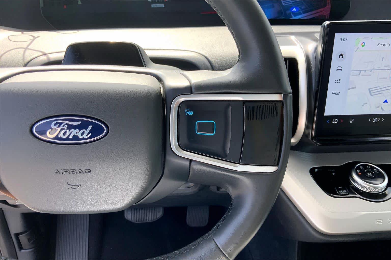 Certified 2025 Ford Expedition Active AWD/4WD image 24