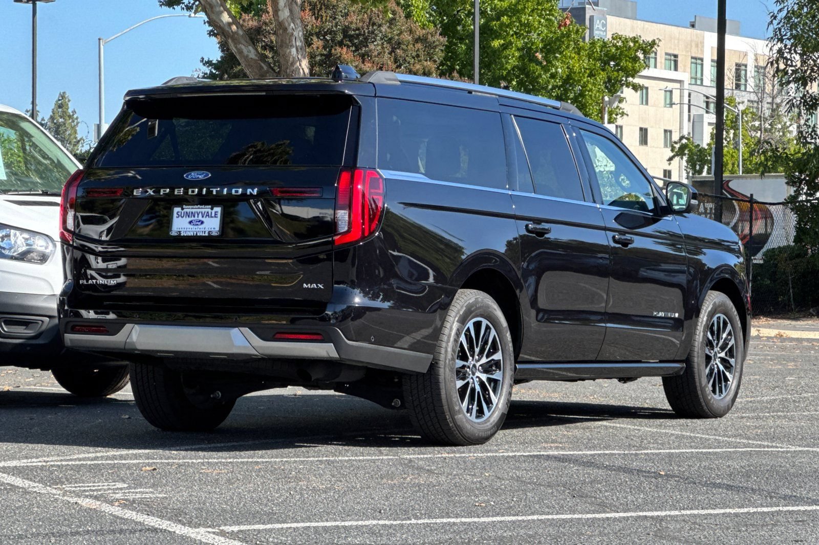 Certified 2025 Ford Expedition Max Platinum AWD/4WD image 4