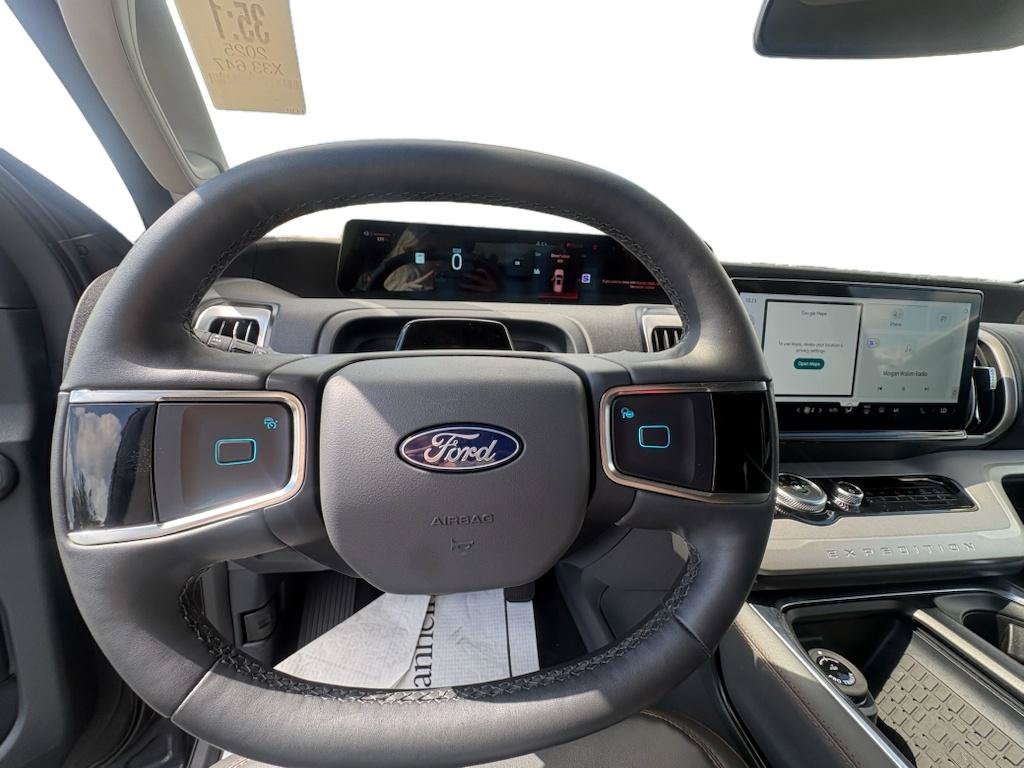 Certified 2025 Ford Expedition Active AWD/4WD image 7