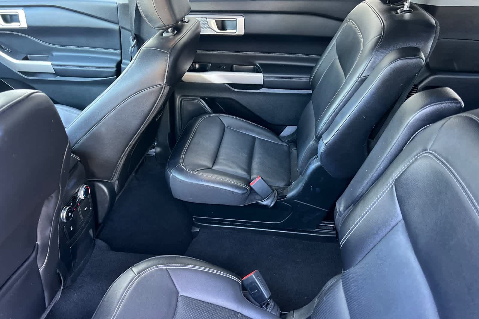 Certified 2023 Ford Explorer Limited AWD/4WD image 4