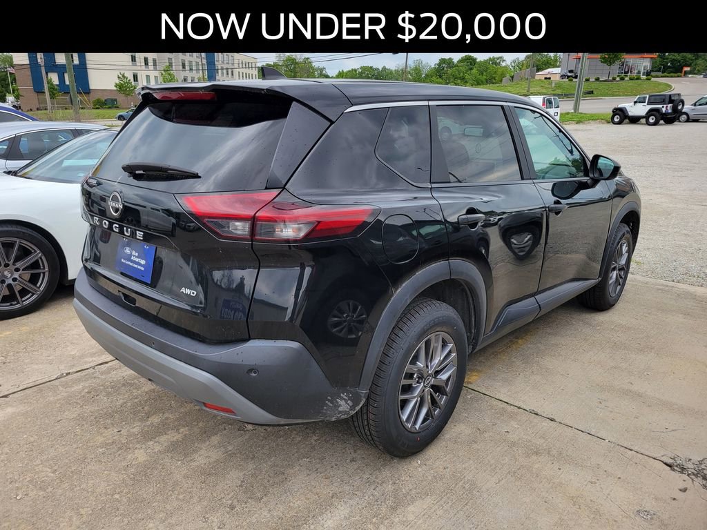 Used 2023 Nissan Rogue S AWD/4WD image 3