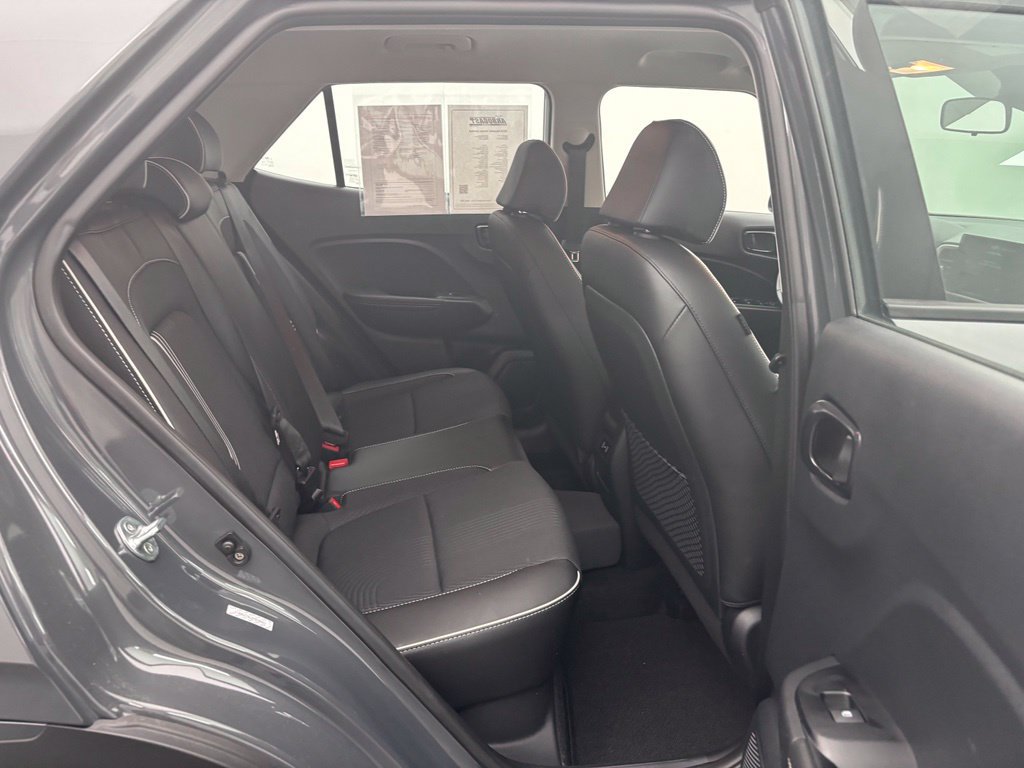 Used 2024 Hyundai Venue Limited FWD image 42