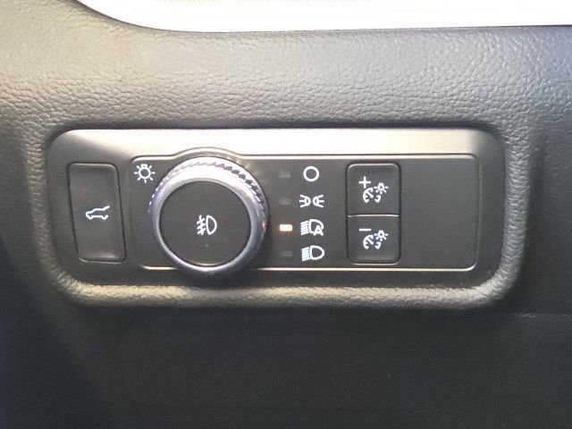 Certified 2022 Ford Explorer XLT w/ Equipment Group 202A image 29