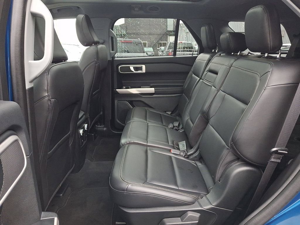 Certified 2022 Ford Explorer XLT w/ Equipment Group 202A AWD/4WD image 10