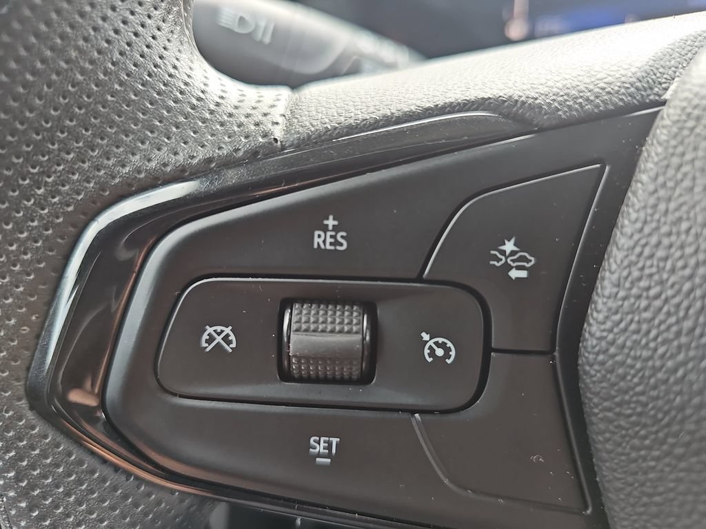 Used 2025 Chevrolet TrailBlazer LT FWD image 16