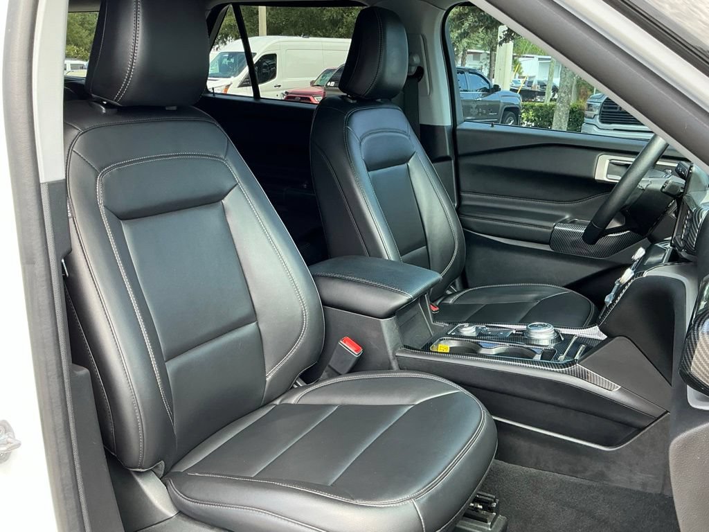 Certified 2023 Ford Explorer XLT w/ Equipment Group 202A AWD/4WD image 16