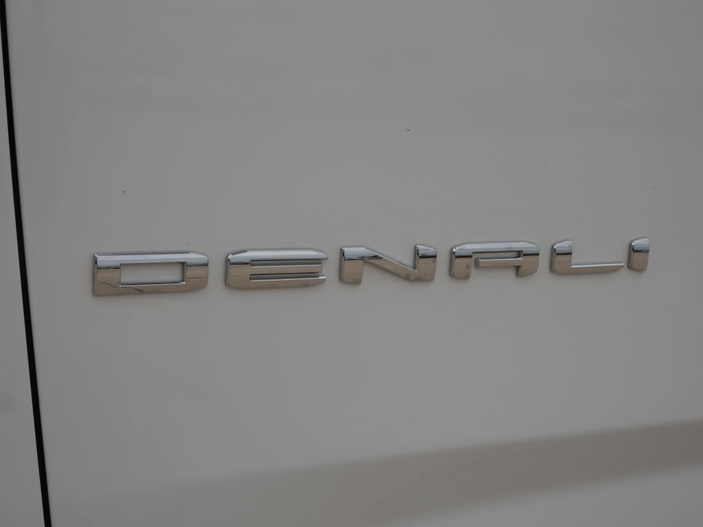 Used 2025 GMC Yukon Denali AWD/4WD image 13