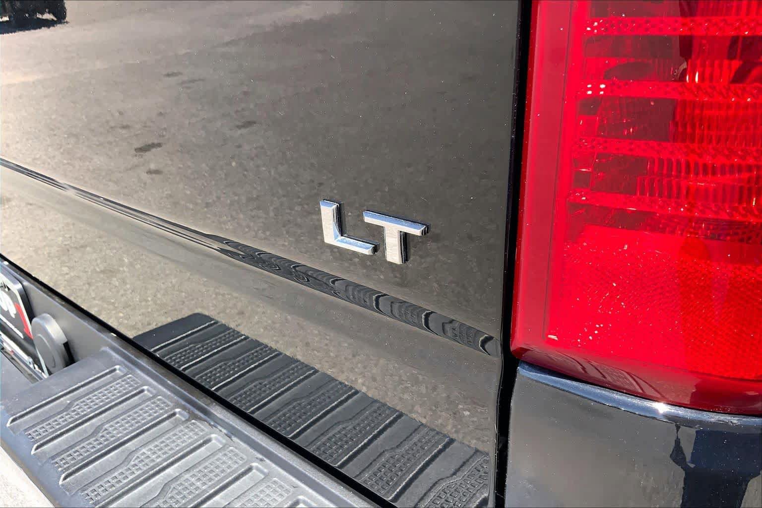 Used 2023 Chevrolet Silverado 1500 LT w/ Protection Package AWD/4WD image 10