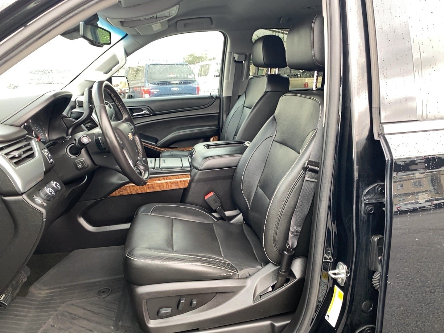 Used 2018 Chevrolet Tahoe Premier AWD/4WD image 12