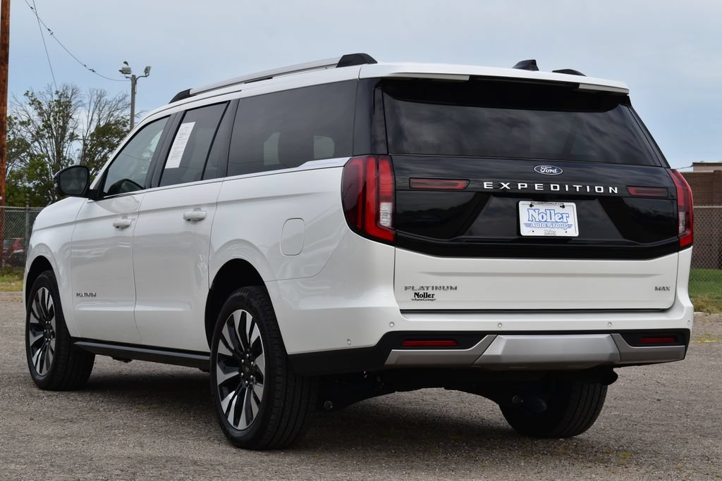 Certified 2025 Ford Expedition Max Platinum w/ Driver's Package AWD/4WD image 9