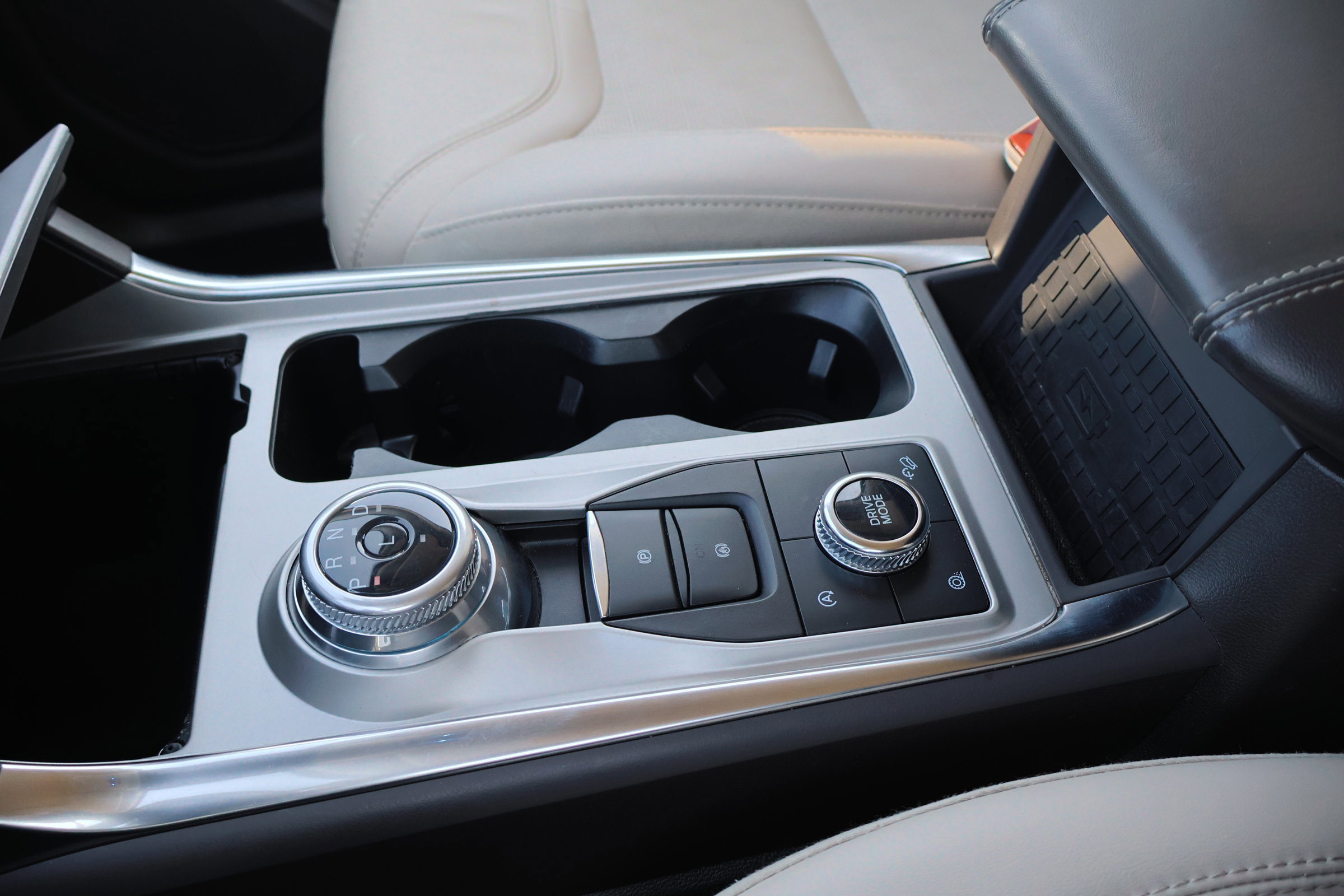 Certified 2022 Ford Explorer Platinum w/ Equipment Group 601A image 25