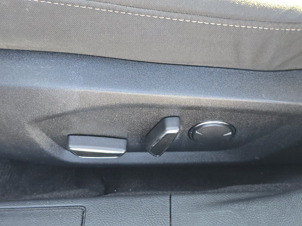 Certified 2020 Ford Fusion SE FWD image 31