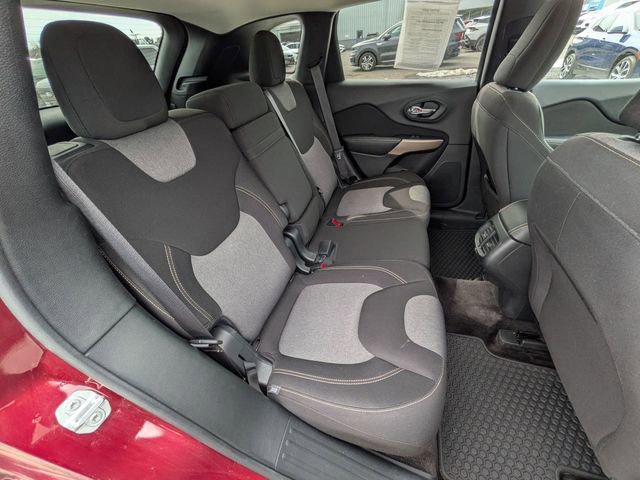 Used 2018 Jeep Cherokee Latitude image 18