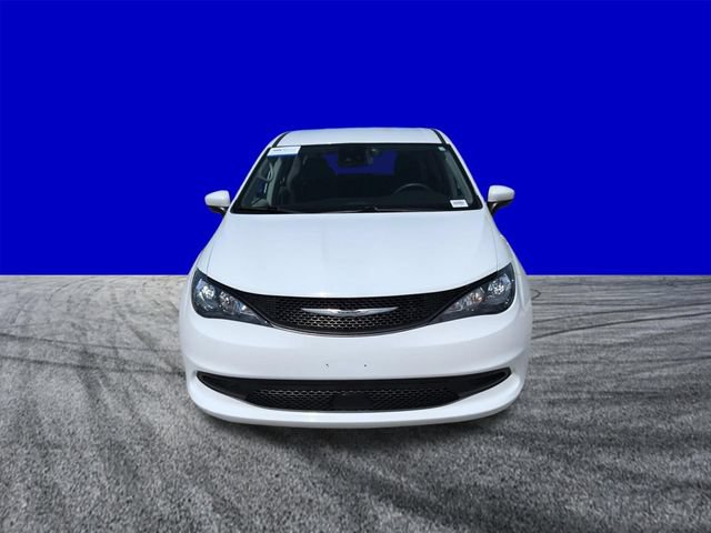 Used 2023 Chrysler Voyager LX FWD image 9