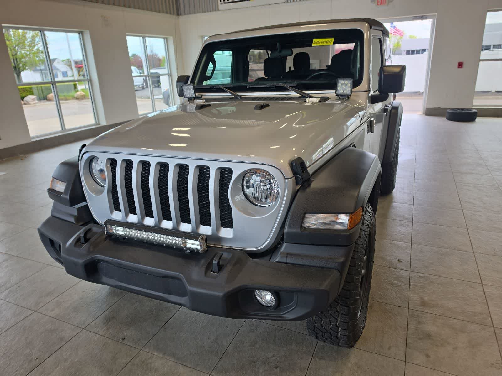 Used 2023 Jeep Wrangler Sport AWD/4WD image 2