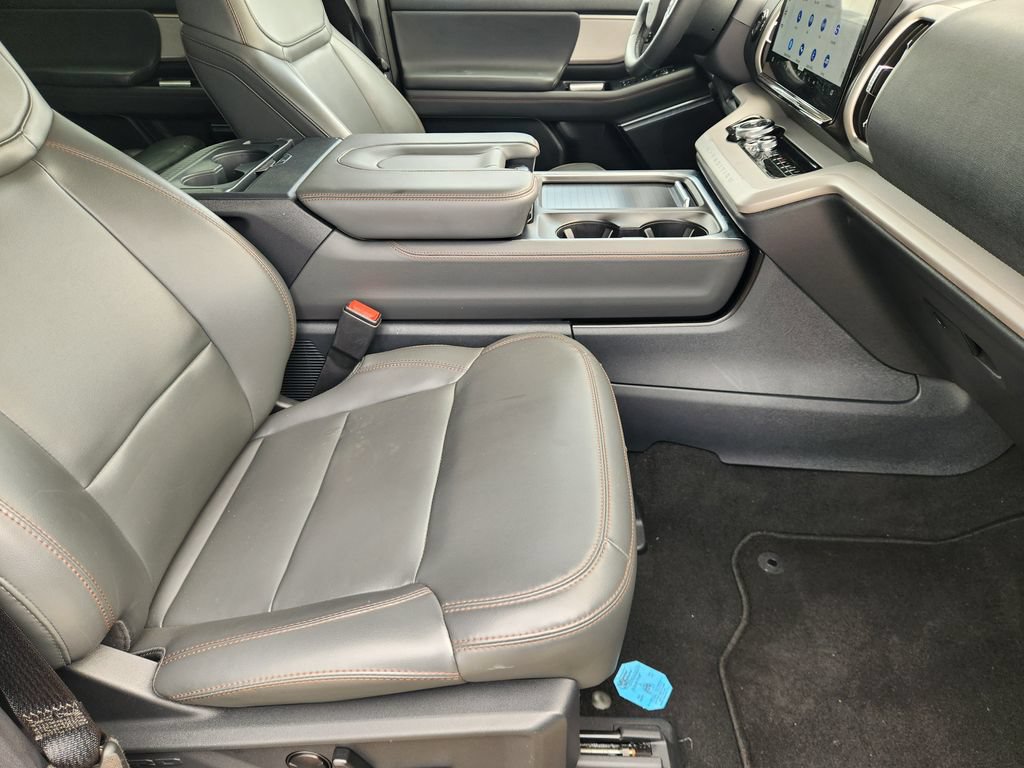 Certified 2025 Ford Expedition Active AWD/4WD image 13