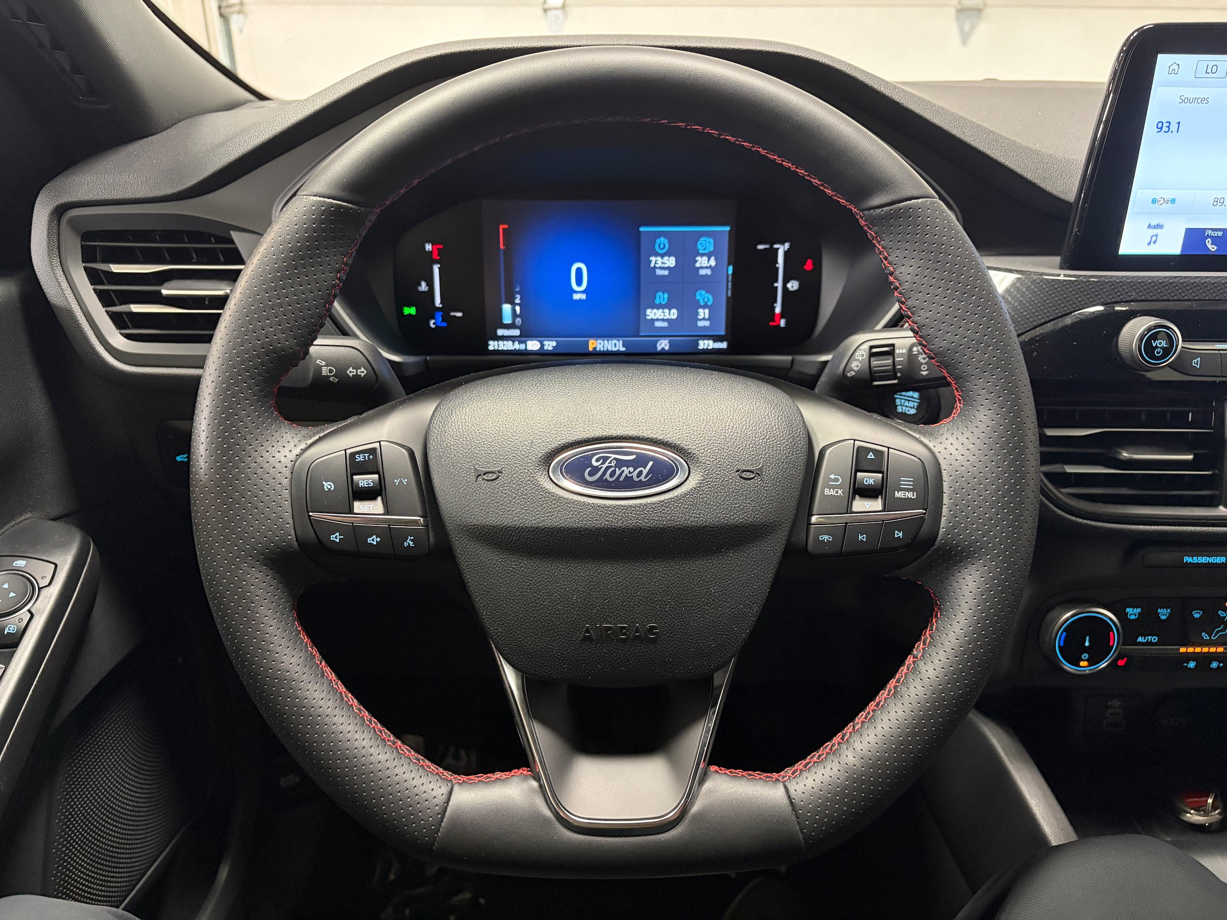 Certified 2025 Ford Escape ST-Line Select AWD/4WD image 17