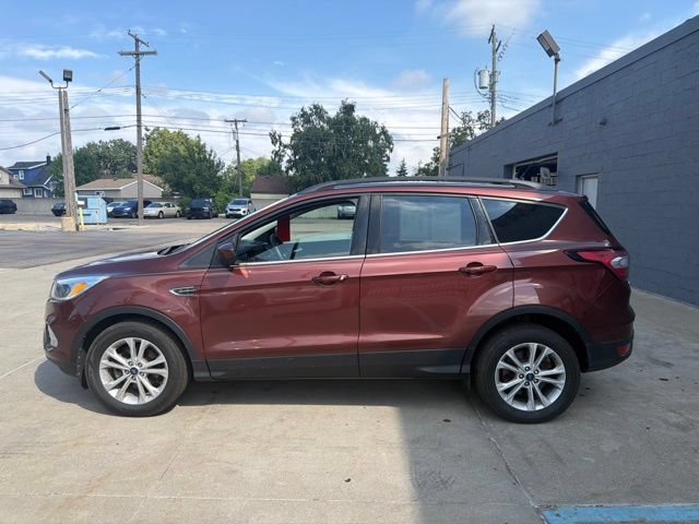 Certified 2018 Ford Escape SE w/ SE Sync 3 Package FWD image 4
