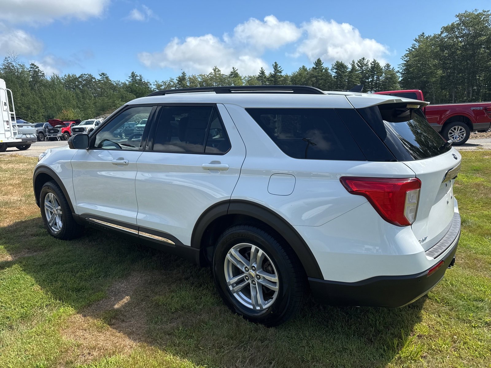 Certified 2022 Ford Explorer XLT w/ Equipment Group 202A image 5