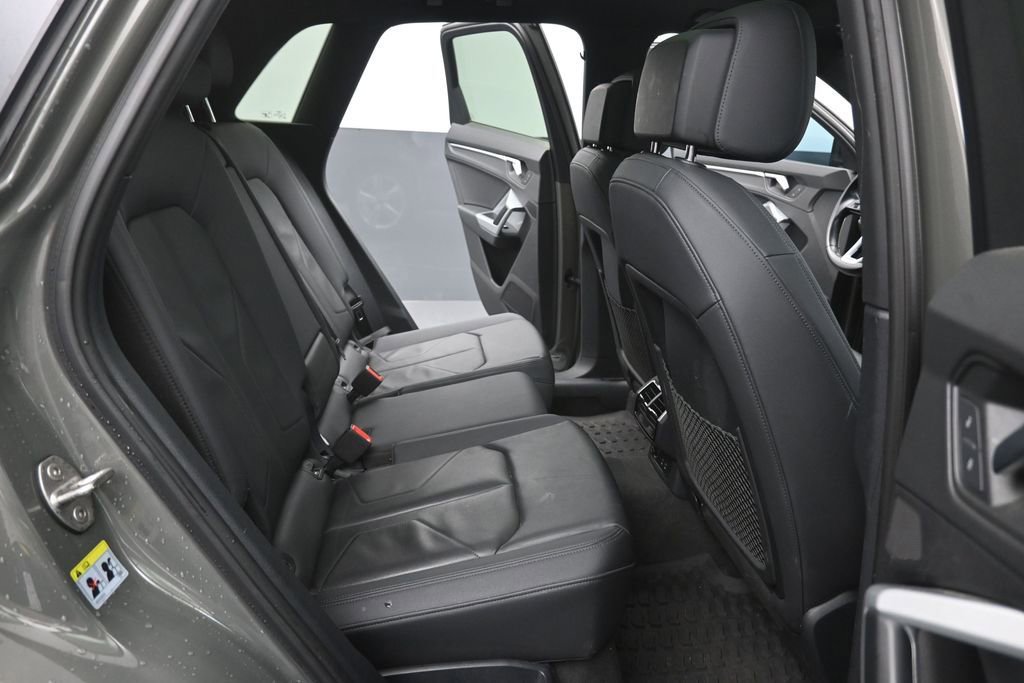 Used 2021 Audi Q3 2.0T Premium w/ Convenience Package AWD/4WD image 10