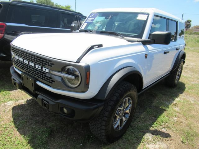Certified 2025 Ford Bronco Badlands AWD/4WD image 3