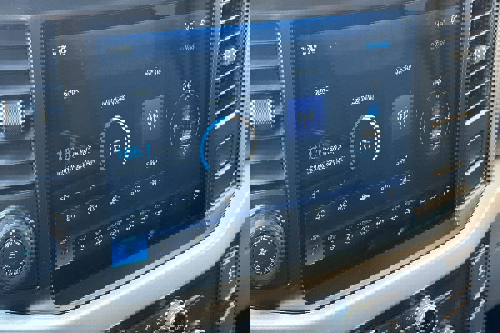 Certified 2021 Ford F150 XLT w/ Equipment Group 302A High image 18