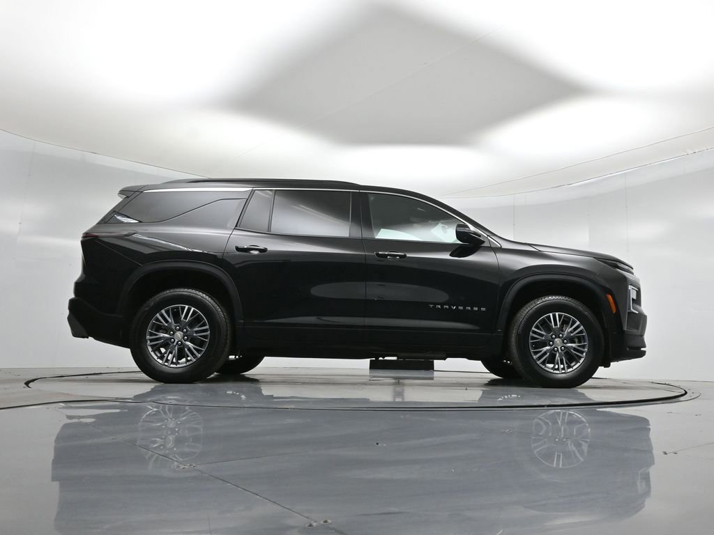 Used 2024 Chevrolet Traverse LT image 10