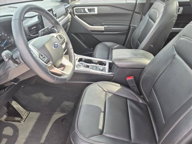 Certified 2022 Ford Explorer XLT w/ Equipment Group 202A AWD/4WD image 17