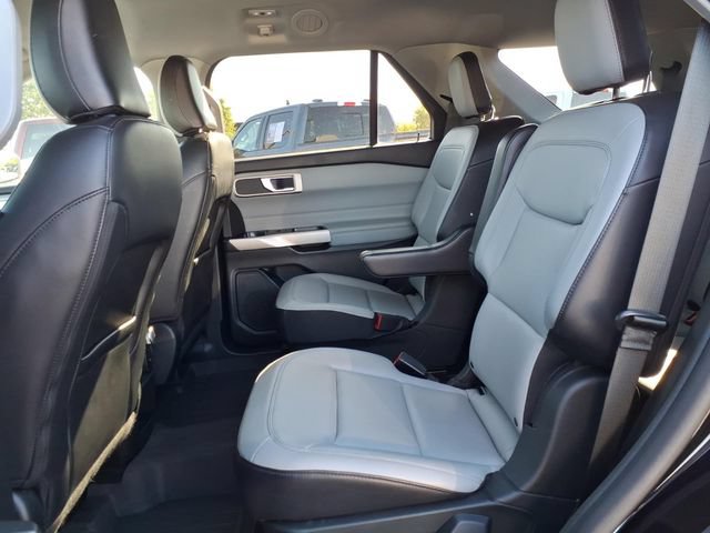 Certified 2021 Ford Explorer XLT w/ Equipment Group 202A AWD/4WD image 9